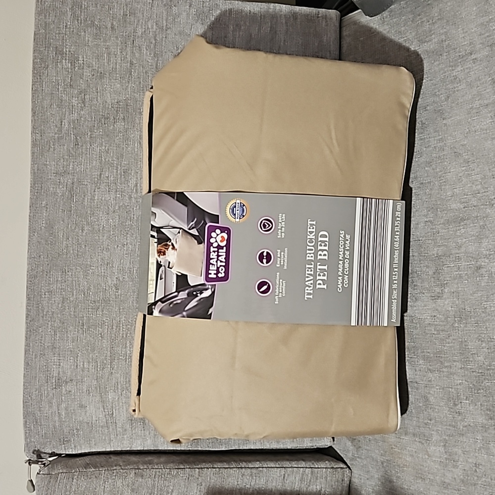 Heart to Tail travel bucket pet bed